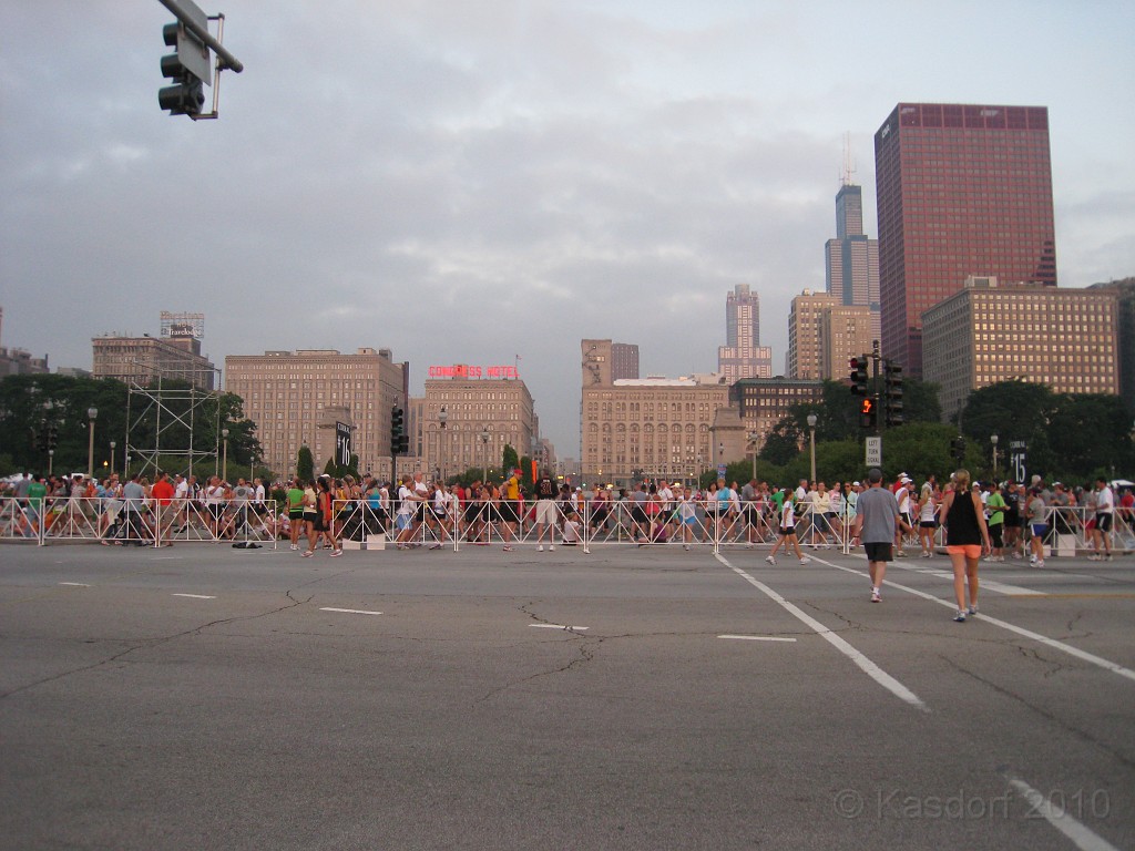 Chicago Rock N Roll 2010 0255.jpg - The Chicago Rock 'N Roll Half Marathon was held on August 1, 2010. A beautiful day, but hot, and a lousy race.